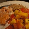 Ugnsbakad lax med mangosalsa och matkorn