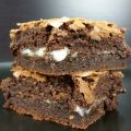 DOUBLE LAYER CHOCOLATE CHIP CARAMEL BROWNIE