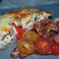 Kycklingpaj med tomat- och baconsallad