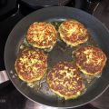 Zucchiniplättar med yoghurtsås