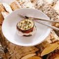 Aubergineskivor med getostfyllning
