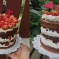 Naked cake med mascarponegrädde & sommarbär