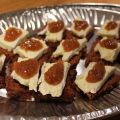 Rostad mjukpepparkaka med brie och fikonmarmelad