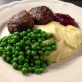 Mauds timjanbiffar med potatispuré och gröna[...]