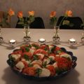 Sallad med caprese-topp