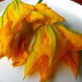 Friterade squashblommor