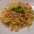 Pasta med vitlöksfrästa räkor, pesto och[...]