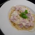 Pasta med ost- och skinksås