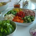 Pastasallad och stilleben på toaletten