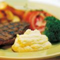 Selleripuré med kött och klyftpotatis