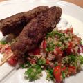 Köttfärskebabspett med tabbouleh (taboule)