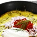 Potatis- och gräslöksomelett med rom och[...]