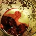 Vit chokladmousse med rårörda hallon