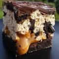 CRISPY CHOCOLATE CHIP OREO MARSHMALLOW BROWNIE