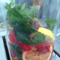 Fläderbål med jordgubbar, fläder och lime