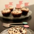 Choklad cupcakes med hallon frosting och mörk[...]