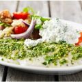 Gremolatafisk med tomatsallad och basilikaröra