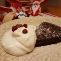 Pepparkakskladdkaka med Lingongrädde