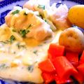 Kokt fisk med äggsås