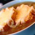 Löksoppa - Soupe à l’Oignon Gratinée