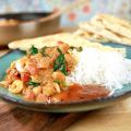 Het currysås med kikärtor och räkor