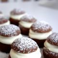 Små Chokladsemlor med Ganache och Polkagrädde