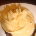 Chokladcupcakes med jordnöttsfrosting