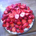 Mazarintårta med färska jordgubbar