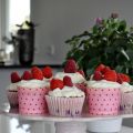 Blåbärcupcakes med krämig citrontopping