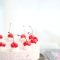 No-Bake Luxurious Cherry Chip Cheesecake (Lyxig[...]