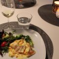 Lax på grönsaksbädd med currysmak
