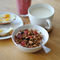 Mysig frukost med kalljästa valnötsbullar