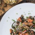 Spaghetti al nero med pecorinostekt kyckling[...]