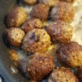 Köttbullar direkt ur stekpannan