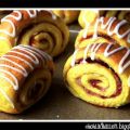 Saffransbullar med lingon och mandelmassa