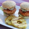 Grillad laxburgare med grönkålsdressing och[...]