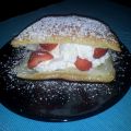 Jordgubbsbakelser på smördeg
