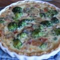 Paj med bacon, ädelost och broccoli