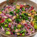 Julig brysselkålsallad med granatäpple och[...]