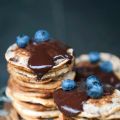 Chokladpannkakor med chokladsås