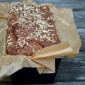 Grovt bröd med frukt och nötter