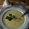 Fluffig blomkålssoppa med parmesan