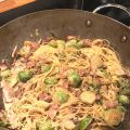 Spaghetti med brysselkål och bacon
