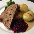 Köttfärslimpa med hasselbackspotatis, gräddsås[...]