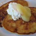 Pannkakor på våffelsmet med hemmagjord äppelmos