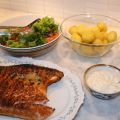 Träkols grillad lax med romsås