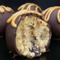 CHOCOLATE COOKIE DOUGH DULCE DE LECHE CAKE BALLS