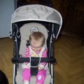 Svea gillar sin nya vagn! :)