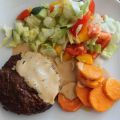 Mozzarellafyllda grillade köttfärsbiffar