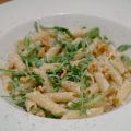 Pasta med ostsås och ruccola
